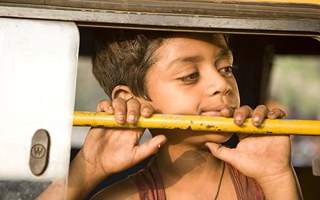 Ấn Độ tặng nhà cho ''sao nhí'' ''Triệu phú ổ chuột''